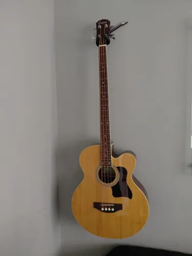 Kit completo parado, ideal pra igreja, ensaio e voz e violão.