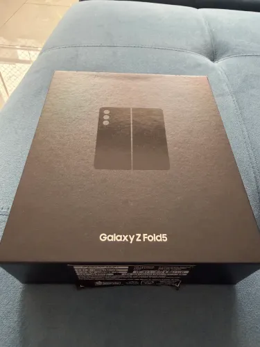 Vendo Celular Samsung Galaxy Z Fold5, 512gig, muito Novo sem detalhes!!!