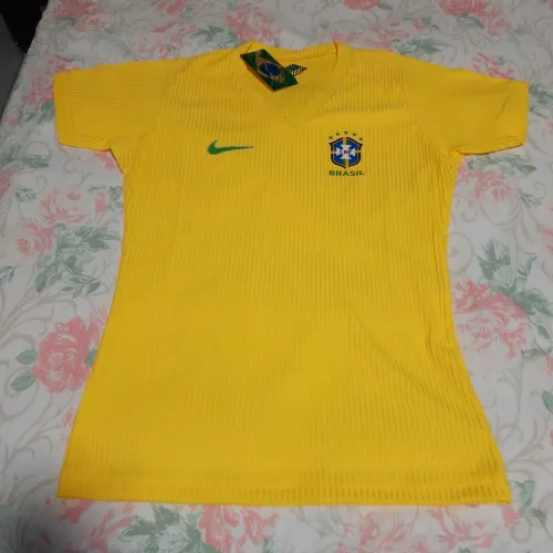 Camisa feminina baby look do Brasil 
