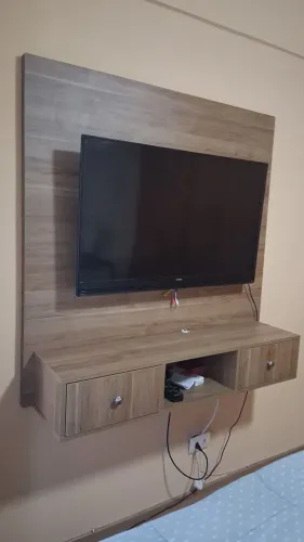 Painel de TV com gaveta
