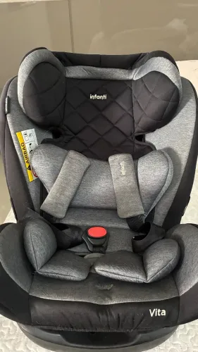 Cadeira de bebê automóvel 