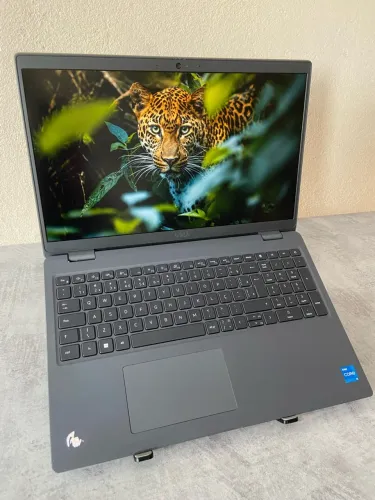 Notebook Dell i5 12ª Geração / IrisXe Graphics / 16GB RAM / 256GB SSD / Tela 15.6? FullHD