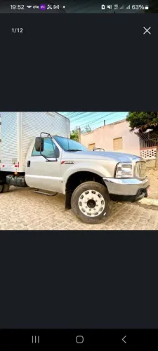 Vendo essa F4000 ano 2007.