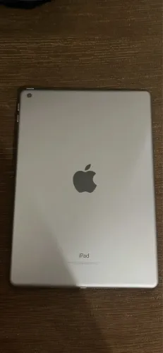 Vende se iPad 6