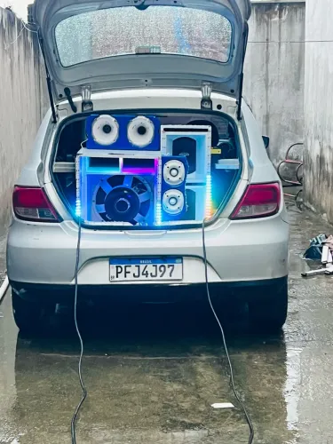 Vendo som automotivo