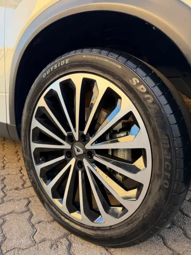 Jogo Rodas aro 20 5x108 c/ Pneus 245/45R20