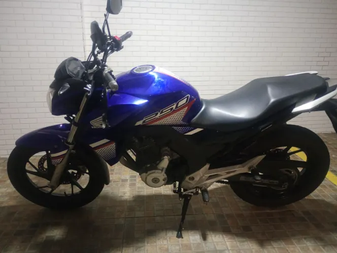 Vendo twister 250 2022 impecável