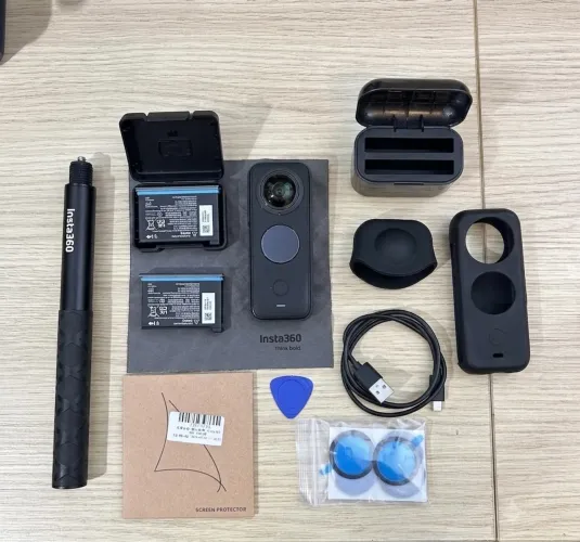 Insta 360 X2 e acessórios