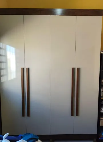 GUARDA ROUPA SEMI NOVO