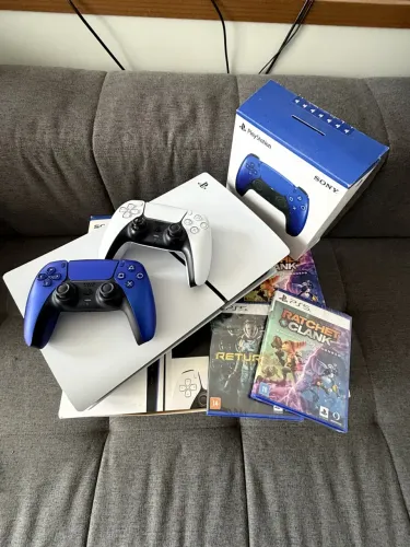 PS5 Slim com leitor de disco + 2 controles + 2 jogos