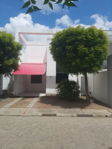 Casa no Condomínio Juan Miró 
