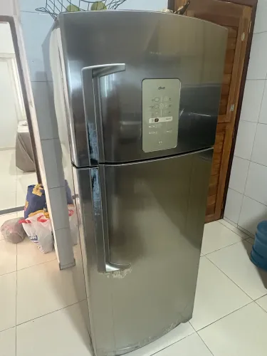 GELADEIRA NOVA