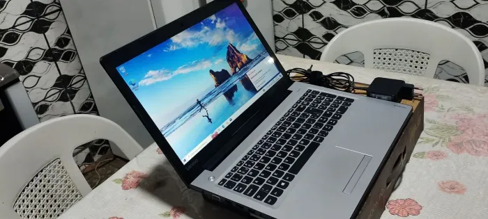 Lenovo ultra fino core i3 6 geração SSD 240gb bateria boa