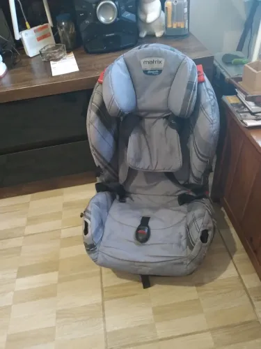 Vendo essa cadeira pr carros