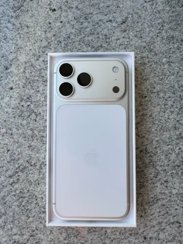 IPHONE 17 PRO MAX 1 mês de uso