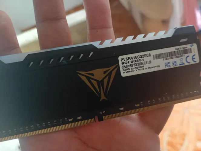 Memória 16gb ddr4 Dissipador/RGB