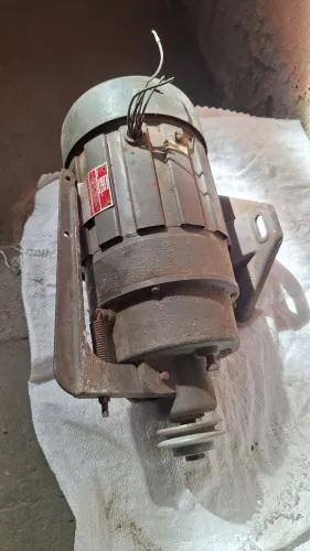 MOTOR WEG PRA MÁQUINA INDUSTRIAL 110/220 TRIFÁSICO.