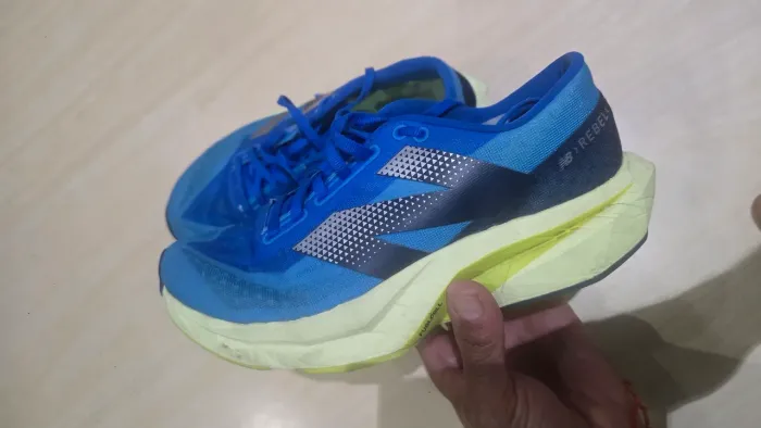 New Balance Rebel V4