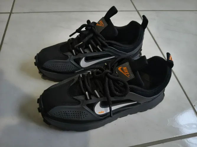 Tênis Nike muito estiloso