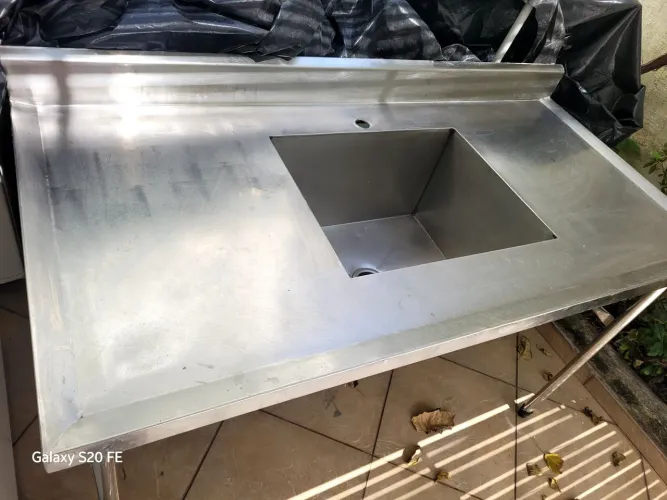 Pia em inox com cuba tanque 