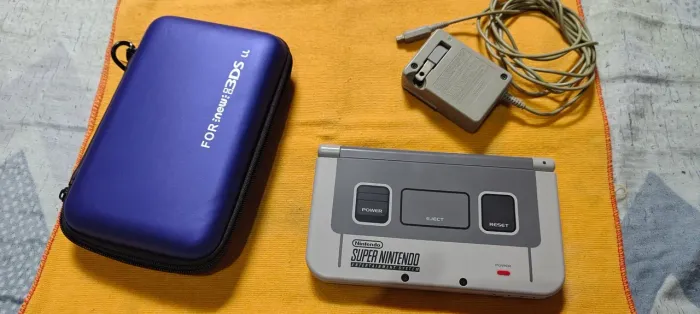New Nintendo 3DS XL edição especial SNES.