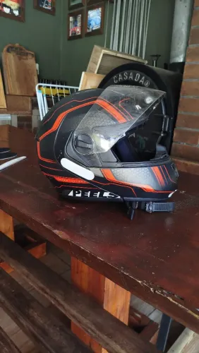 Capacete articulado peels