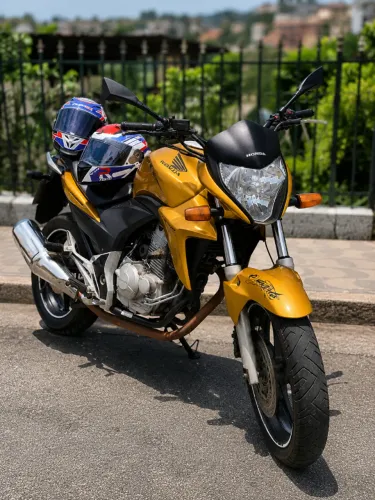 Honda CB 300R 2011 Conservada