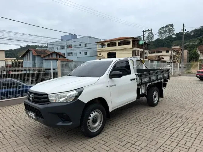 Toyota Hilux CS 4X4 2.8 TDI Diesel Mec. 2020