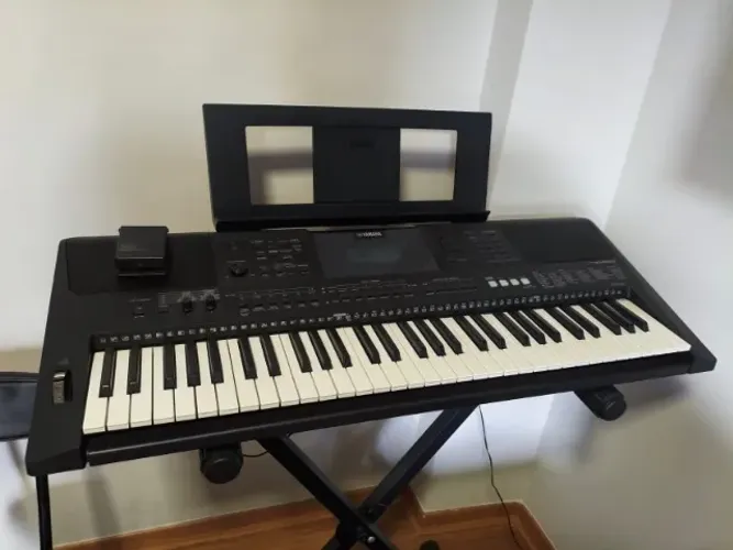 TECLADO YAMAHA PSR-E453
