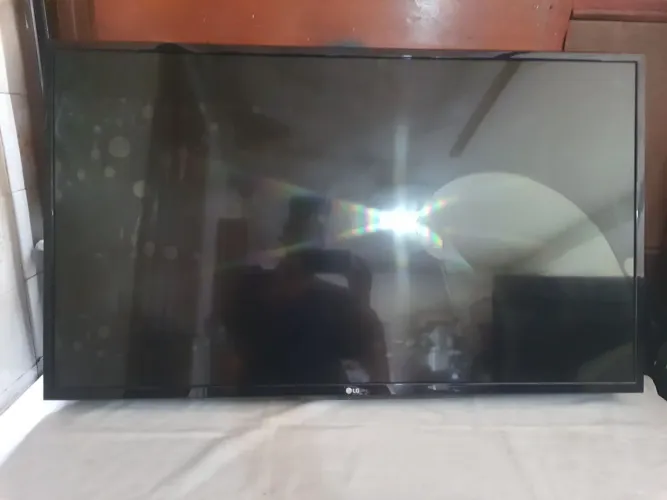 Smart Tv Lg Mod: 43Lh5150 Com Tela Quebrada. Pra Aproveitar Peças!