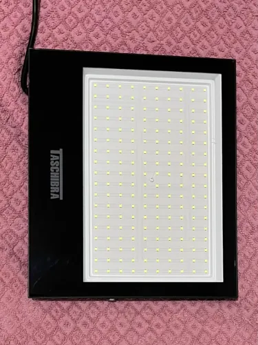 Refletor LED Taschibra 200W IP65 Bivolt | Perfeito Estado
