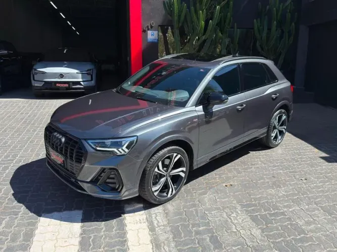 Audi Q3 Perf. Black 2.0 TFSI Tiptr. Quattro 2024