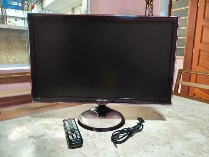 TV Monitor Samsung 27 Led com canais digitais e com 2 HDMi