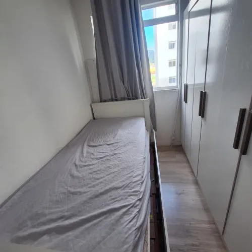 Guarda roupa e bi cama