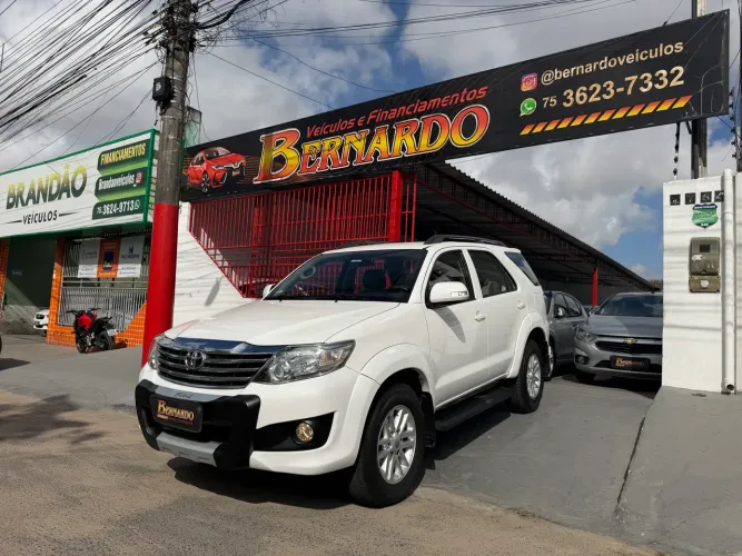 Toyota Hilux SW4 SR 4X2 2.7/ 2.7 Flex 16V Aut. 2014