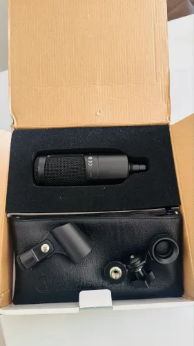 Microfone condenser Áudio Techcnica AT 2020