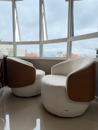 2 poltronas seminovas