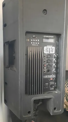 Caixa de som ativa de 15