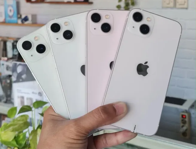 iPhone 13 