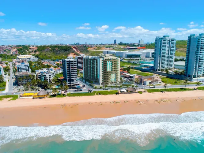 Apartamento à Beira-mar com 3 Suítes e Varanda à venda no Edf. Varandas Mar do Norte