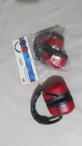 Protetor auricular tipo concha - 3M - um novo e outro usado 1 vez