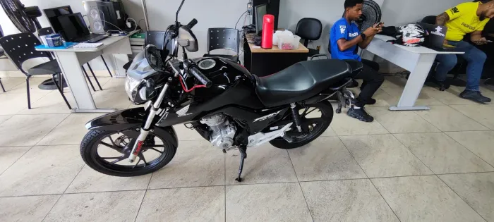 HONDA CG FAN 160 PRETA 2024 Shalon veículos Cariacica