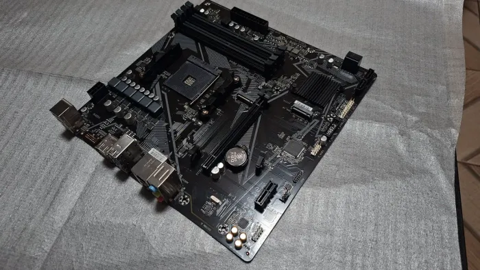 PLACA MÃE B550M K GIGABYTE 