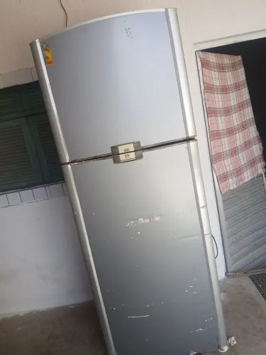 Geladeira 450,00