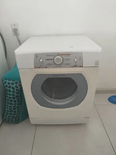 Vende-se Máquina Secadora (por nível de quantidade de roupas)
