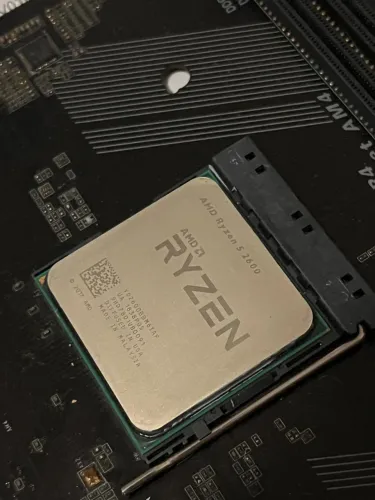 AMD RYZEN 5 2600 - em bom estado