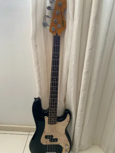 Baixo precision Vintage V4 reissued