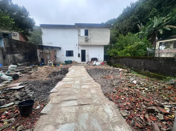 Sobrado pé na areia na praia do Góes Guarujá 