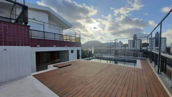 Cobertura com 4 dormitórios à venda, 450 m² por R$ 3.180.000,00 - Praia do Tombo - Guarujá