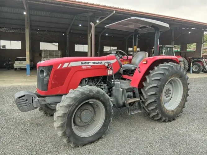  *- Trator Massey Ferguson MF 4275, 6220 Horas. Fabricação 2012